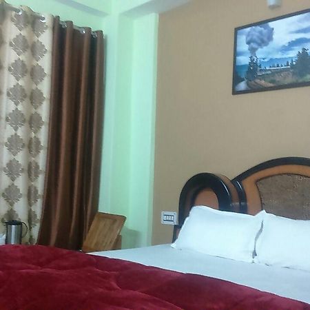 Hotel Mansarovar Banjār Eksteriør bilde