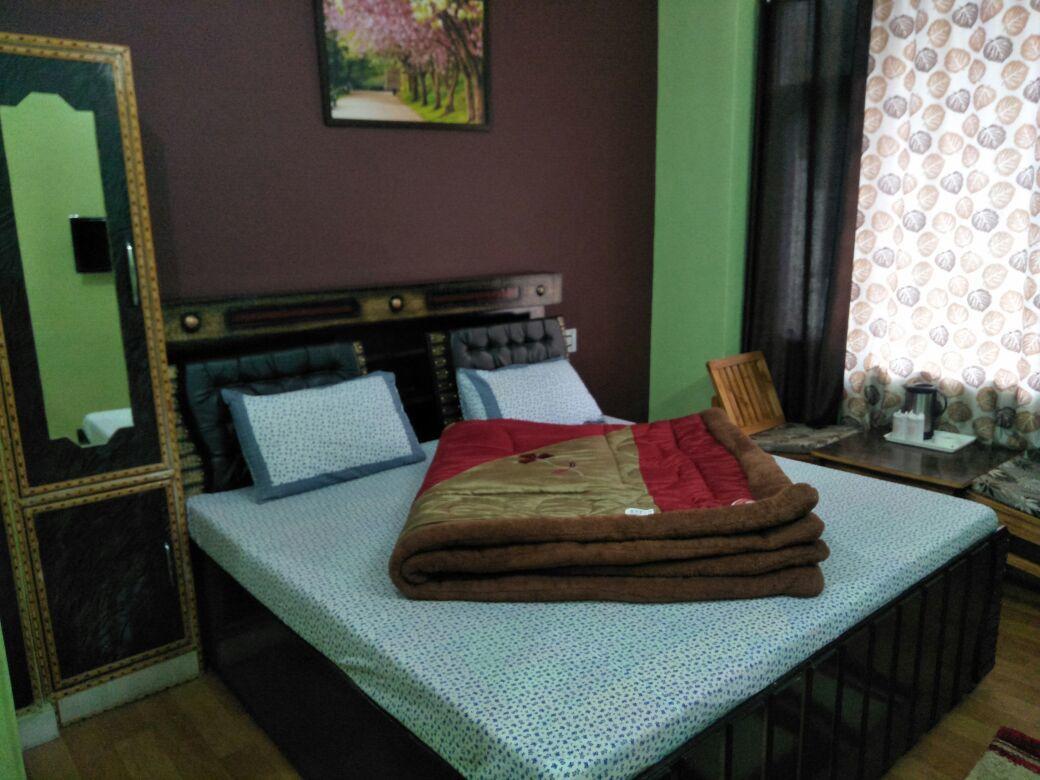Hotel Mansarovar Banjār Eksteriør bilde