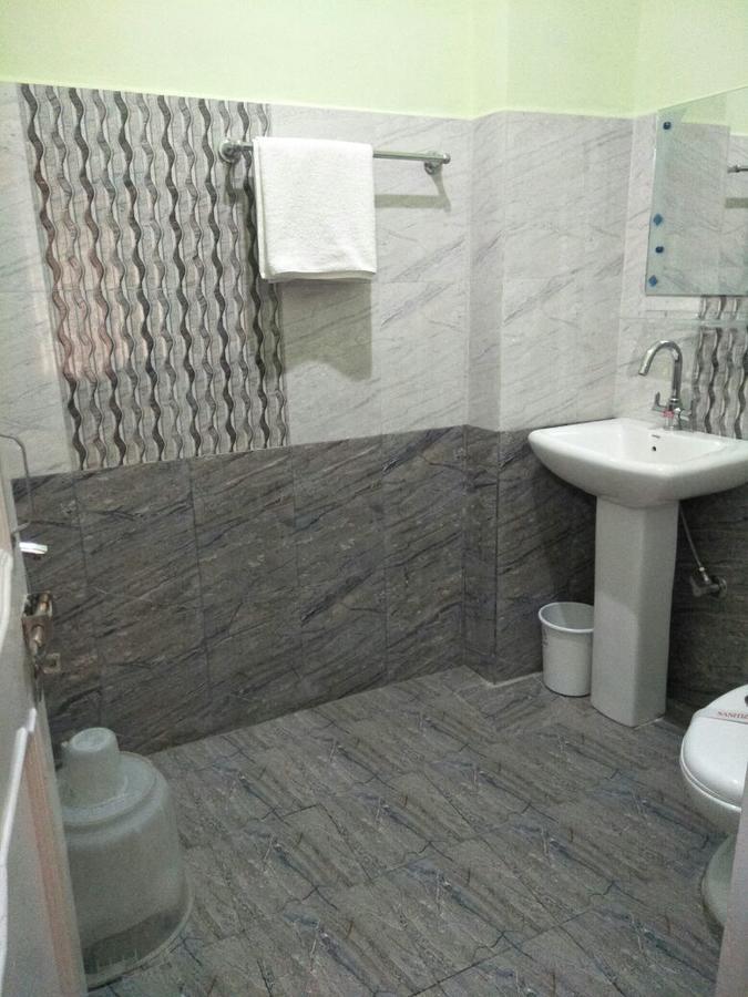 Hotel Mansarovar Banjār Eksteriør bilde