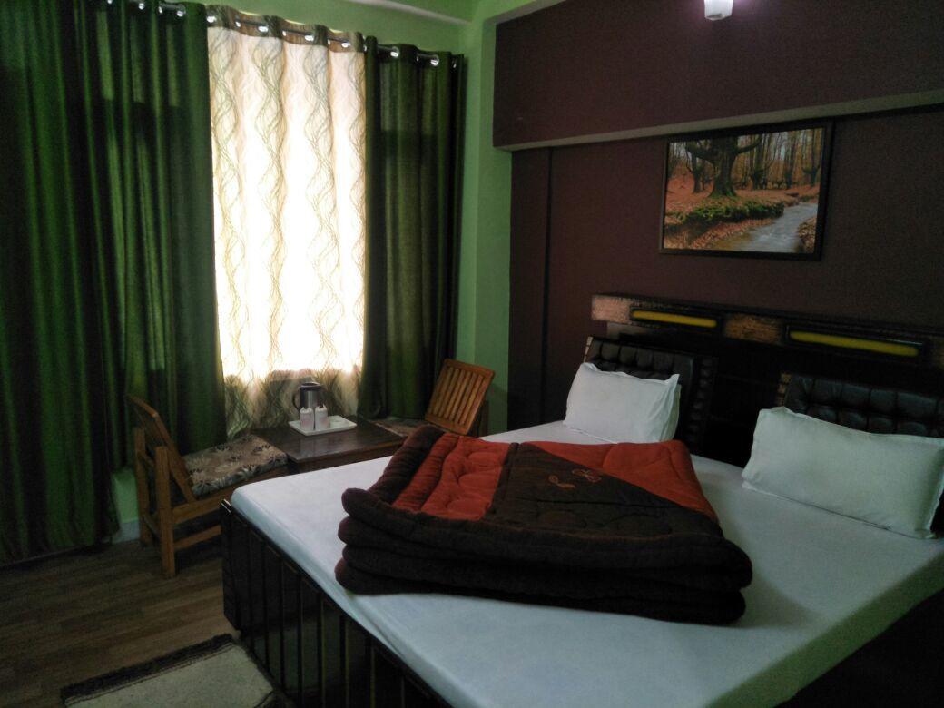 Hotel Mansarovar Banjār Eksteriør bilde